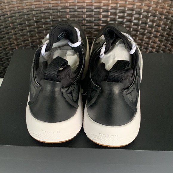 Coach C270 Tech Runner - Picture 9 of 16